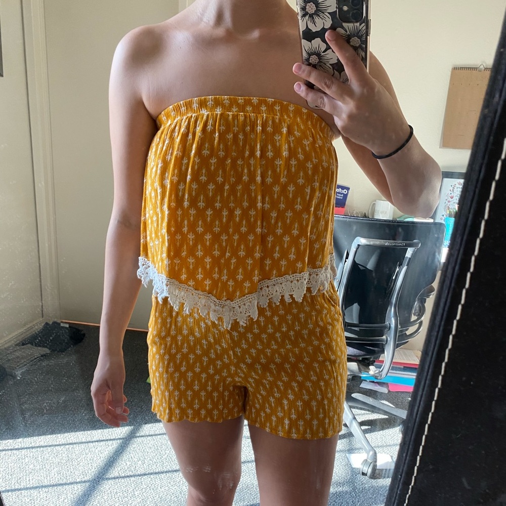 Strapless romper